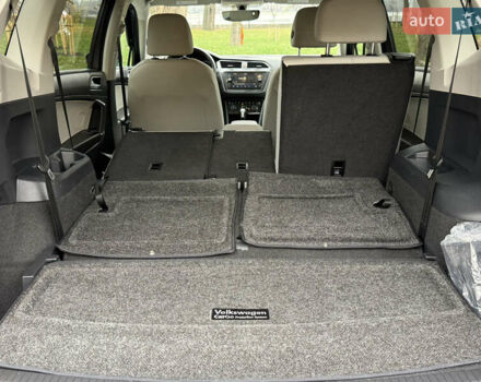 Сірий Фольксваген Тігуан, об'ємом двигуна 2 л та пробігом 212 тис. км за 16900 $, фото 53 на Automoto.ua