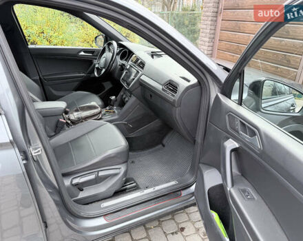 Серый Фольксваген Тигуан, объемом двигателя 1.98 л и пробегом 91 тыс. км за 24000 $, фото 4 на Automoto.ua