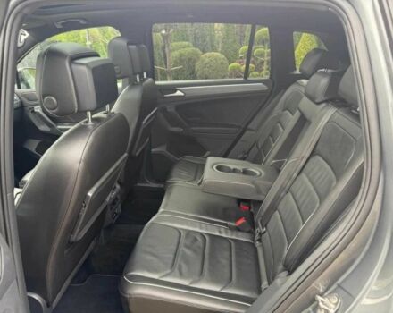 Сірий Фольксваген Тігуан, об'ємом двигуна 2 л та пробігом 55 тис. км за 19000 $, фото 11 на Automoto.ua