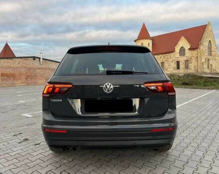 Серый Фольксваген Тигуан, объемом двигателя 2 л и пробегом 212 тыс. км за 15900 $, фото 4 на Automoto.ua