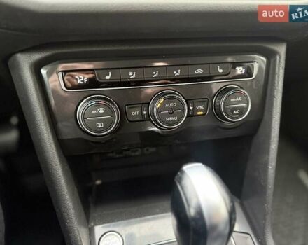 Сірий Фольксваген Тігуан, об'ємом двигуна 1.98 л та пробігом 173 тис. км за 16999 $, фото 46 на Automoto.ua