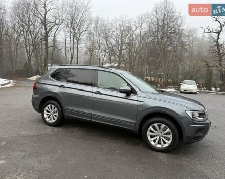 Сірий Фольксваген Тігуан, об'ємом двигуна 1.98 л та пробігом 87 тис. км за 16600 $, фото 6 на Automoto.ua