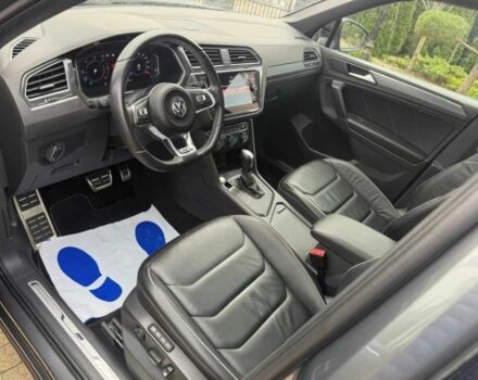 Сірий Фольксваген Тігуан, об'ємом двигуна 2 л та пробігом 55 тис. км за 19000 $, фото 6 на Automoto.ua