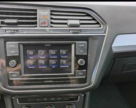 Серый Фольксваген Тигуан, объемом двигателя 2 л и пробегом 98 тыс. км за 9800 $, фото 9 на Automoto.ua