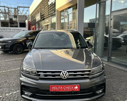 Серый Фольксваген Тигуан, объемом двигателя 1.97 л и пробегом 153 тыс. км за 27990 $, фото 1 на Automoto.ua