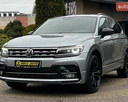 Серый Фольксваген Тигуан, объемом двигателя 1.98 л и пробегом 101 тыс. км за 23900 $, фото 3 на Automoto.ua