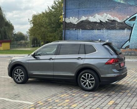 Серый Фольксваген Тигуан, объемом двигателя 2 л и пробегом 107 тыс. км за 19599 $, фото 5 на Automoto.ua