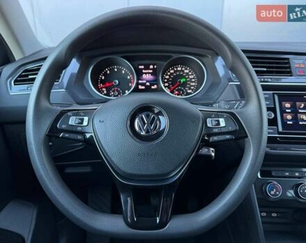 Серый Фольксваген Тигуан, объемом двигателя 2 л и пробегом 53 тыс. км за 18900 $, фото 28 на Automoto.ua