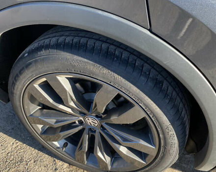 Сірий Фольксваген Тігуан, об'ємом двигуна 1.98 л та пробігом 81 тис. км за 25000 $, фото 20 на Automoto.ua