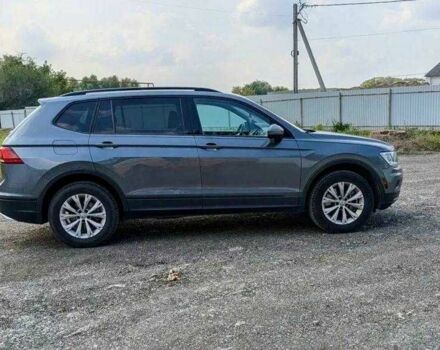 Серый Фольксваген Тигуан, объемом двигателя 2 л и пробегом 98 тыс. км за 9800 $, фото 4 на Automoto.ua