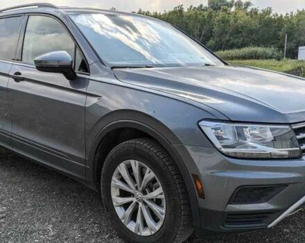 Серый Фольксваген Тигуан, объемом двигателя 2 л и пробегом 98 тыс. км за 9800 $, фото 3 на Automoto.ua