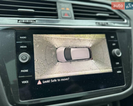 Серый Фольксваген Тигуан, объемом двигателя 2 л и пробегом 87 тыс. км за 25500 $, фото 22 на Automoto.ua