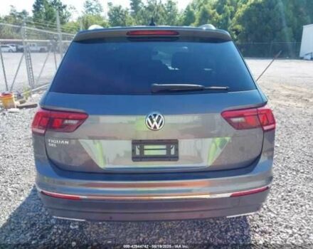 Серый Фольксваген Тигуан, объемом двигателя 2 л и пробегом 42 тыс. км за 5500 $, фото 16 на Automoto.ua