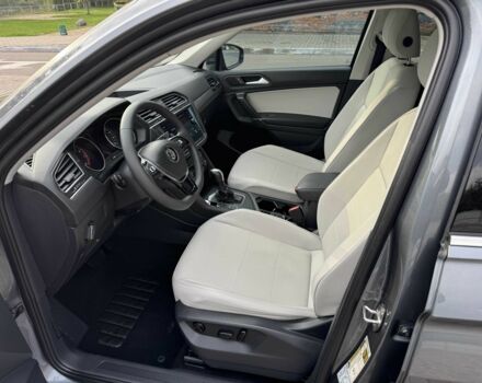 Серый Фольксваген Тигуан, объемом двигателя 2 л и пробегом 107 тыс. км за 19599 $, фото 17 на Automoto.ua