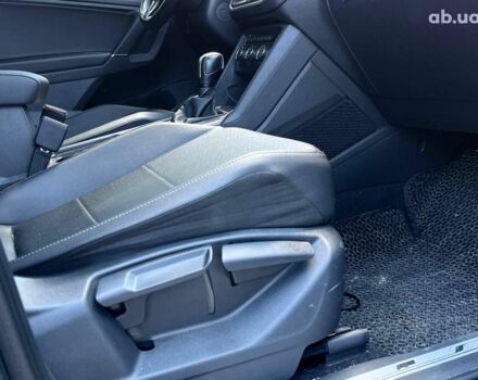 Серый Фольксваген Тигуан, объемом двигателя 2 л и пробегом 135 тыс. км за 23690 $, фото 34 на Automoto.ua