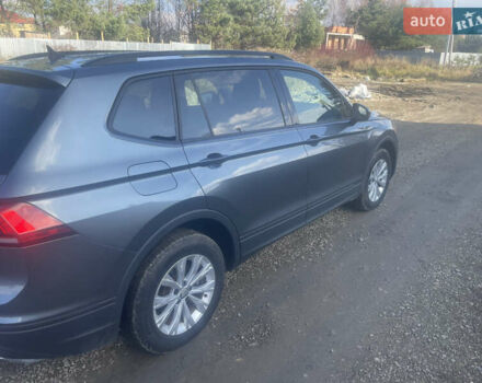 Сірий Фольксваген Тігуан, об'ємом двигуна 2 л та пробігом 104 тис. км за 14200 $, фото 5 на Automoto.ua