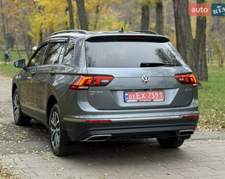 Сірий Фольксваген Тігуан, об'ємом двигуна 2 л та пробігом 212 тис. км за 16900 $, фото 18 на Automoto.ua