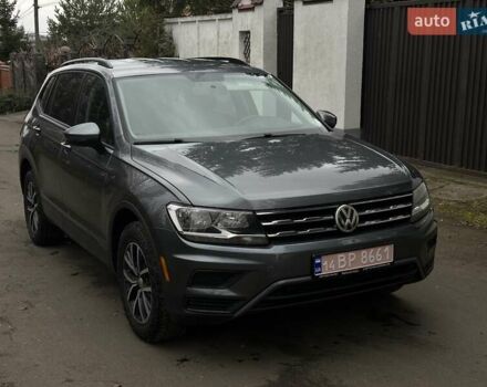 Серый Фольксваген Тигуан, объемом двигателя 2 л и пробегом 130 тыс. км за 19750 $, фото 4 на Automoto.ua