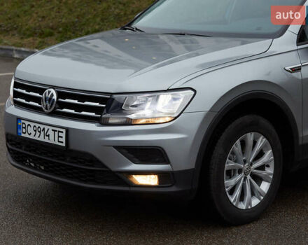 Серый Фольксваген Тигуан, объемом двигателя 1.98 л и пробегом 35 тыс. км за 17200 $, фото 2 на Automoto.ua