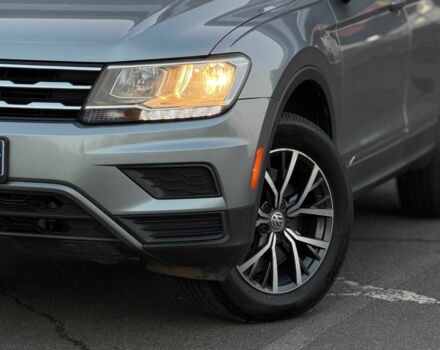 Серый Фольксваген Тигуан, объемом двигателя 2 л и пробегом 103 тыс. км за 19000 $, фото 2 на Automoto.ua