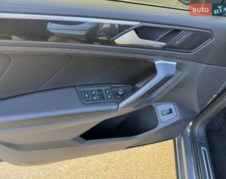 Серый Фольксваген Тигуан, объемом двигателя 1.97 л и пробегом 30 тыс. км за 35000 $, фото 12 на Automoto.ua