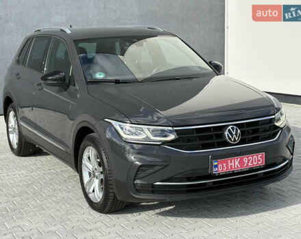 Серый Фольксваген Тигуан, объемом двигателя 2 л и пробегом 176 тыс. км за 27950 $, фото 12 на Automoto.ua