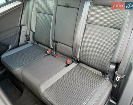 Серый Фольксваген Тигуан, объемом двигателя 2 л и пробегом 176 тыс. км за 27950 $, фото 69 на Automoto.ua