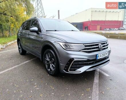 Сірий Фольксваген Тігуан, об'ємом двигуна 2 л та пробігом 63 тис. км за 23400 $, фото 3 на Automoto.ua