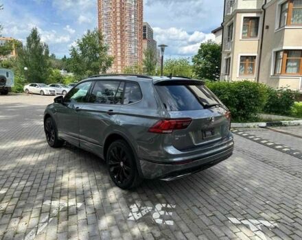 Серый Фольксваген Тигуан, объемом двигателя 2 л и пробегом 83 тыс. км за 15000 $, фото 2 на Automoto.ua