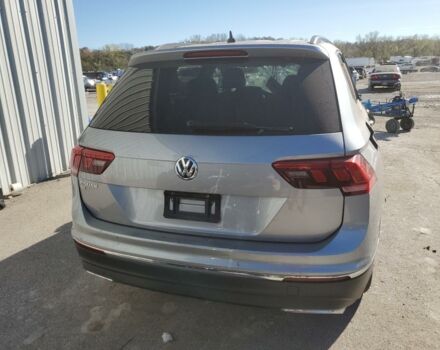 Серый Фольксваген Тигуан, объемом двигателя 2 л и пробегом 160 тыс. км за 6000 $, фото 4 на Automoto.ua