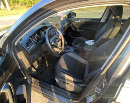 Серый Фольксваген Тигуан, объемом двигателя 1.98 л и пробегом 119 тыс. км за 21500 $, фото 8 на Automoto.ua