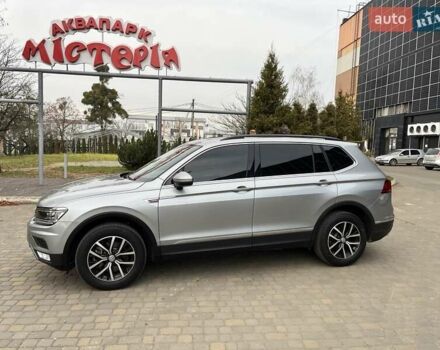 Серый Фольксваген Тигуан, объемом двигателя 2 л и пробегом 119 тыс. км за 19500 $, фото 6 на Automoto.ua