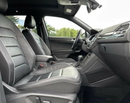 Сірий Фольксваген Тігуан, об'ємом двигуна 2 л та пробігом 11 тис. км за 7500 $, фото 13 на Automoto.ua