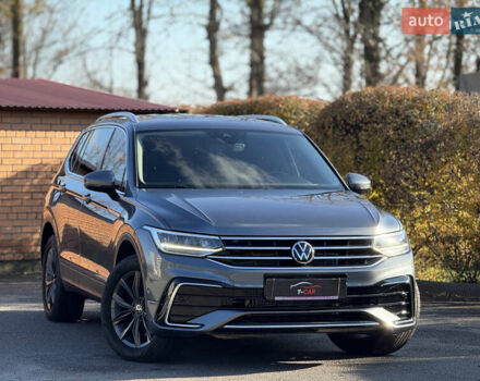 Серый Фольксваген Тигуан, объемом двигателя 2 л и пробегом 120 тыс. км за 23500 $, фото 4 на Automoto.ua