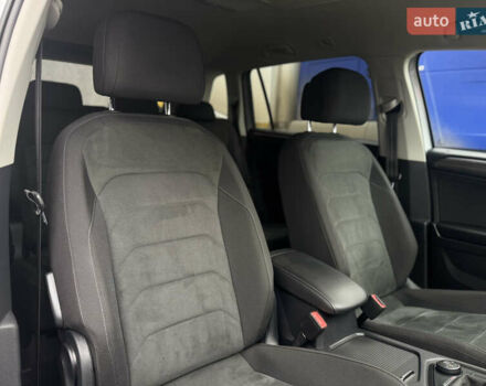 Сірий Фольксваген Тігуан, об'ємом двигуна 2 л та пробігом 204 тис. км за 34499 $, фото 28 на Automoto.ua