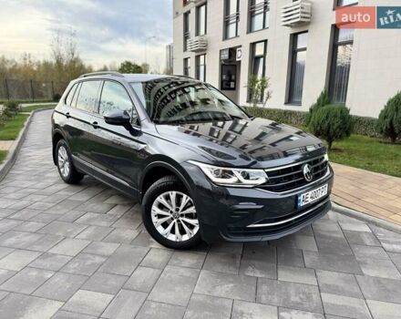 Фольксваген Тигуан 2021 в Киеве на Automoto.ua Серый Фольксваген Тигуан, объемом двигателя 1.97 л и пробегом 51 тыс. км за 34900 $, фото 2 на Automoto.ua