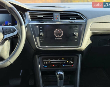 Серый Фольксваген Тигуан, объемом двигателя 2 л и пробегом 120 тыс. км за 23500 $, фото 19 на Automoto.ua