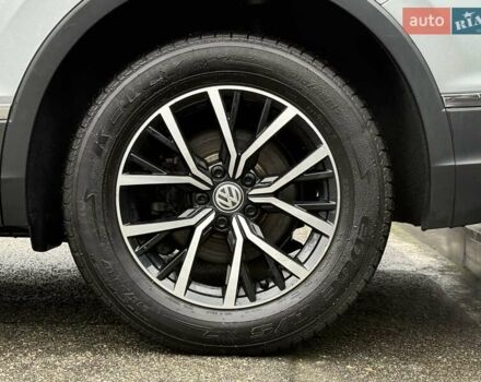 Серый Фольксваген Тигуан, объемом двигателя 1.98 л и пробегом 100 тыс. км за 23900 $, фото 13 на Automoto.ua