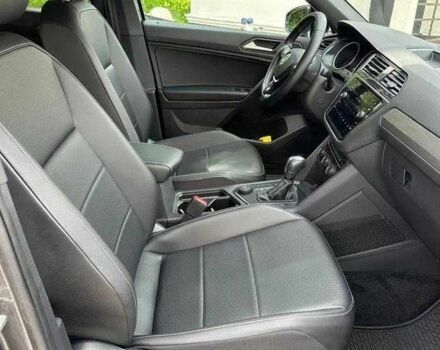 Серый Фольксваген Тигуан, объемом двигателя 2 л и пробегом 83 тыс. км за 15000 $, фото 7 на Automoto.ua