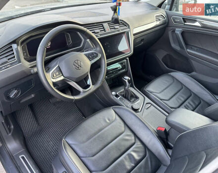 Серый Фольксваген Тигуан, объемом двигателя 1.97 л и пробегом 180 тыс. км за 31000 $, фото 12 на Automoto.ua