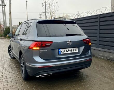 Серый Фольксваген Тигуан, объемом двигателя 2 л и пробегом 33 тыс. км за 22700 $, фото 4 на Automoto.ua