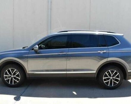 Серый Фольксваген Тигуан, объемом двигателя 2 л и пробегом 45 тыс. км за 9000 $, фото 3 на Automoto.ua