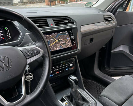 Серый Фольксваген Тигуан, объемом двигателя 2 л и пробегом 194 тыс. км за 31500 $, фото 23 на Automoto.ua