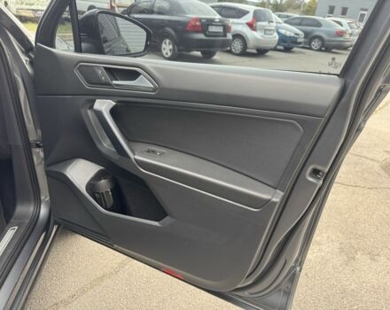 Сірий Фольксваген Тігуан, об'ємом двигуна 2 л та пробігом 98 тис. км за 24900 $, фото 7 на Automoto.ua