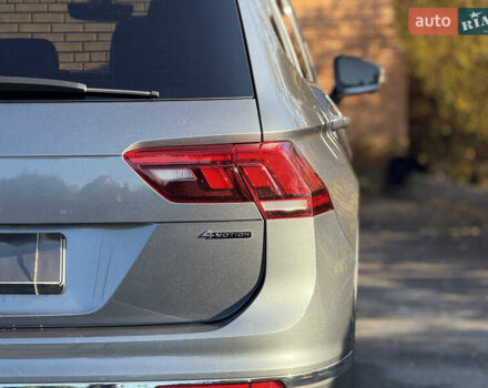 Серый Фольксваген Тигуан, объемом двигателя 2 л и пробегом 120 тыс. км за 23500 $, фото 13 на Automoto.ua