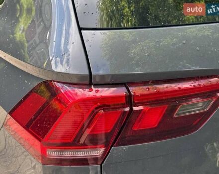 Сірий Фольксваген Тігуан, об'ємом двигуна 1.98 л та пробігом 130 тис. км за 27000 $, фото 5 на Automoto.ua