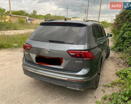 Серый Фольксваген Тигуан, объемом двигателя 1.98 л и пробегом 112 тыс. км за 20500 $, фото 2 на Automoto.ua
