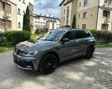 Серый Фольксваген Тигуан, объемом двигателя 2 л и пробегом 83 тыс. км за 15000 $, фото 1 на Automoto.ua