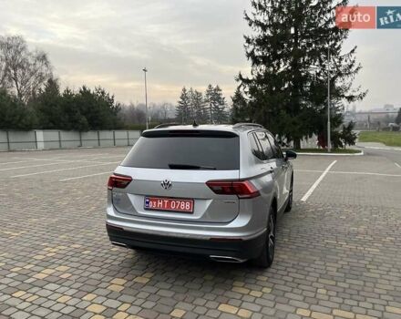 Серый Фольксваген Тигуан, объемом двигателя 2 л и пробегом 119 тыс. км за 19500 $, фото 59 на Automoto.ua