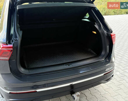 Серый Фольксваген Тигуан, объемом двигателя 2 л и пробегом 176 тыс. км за 27950 $, фото 78 на Automoto.ua